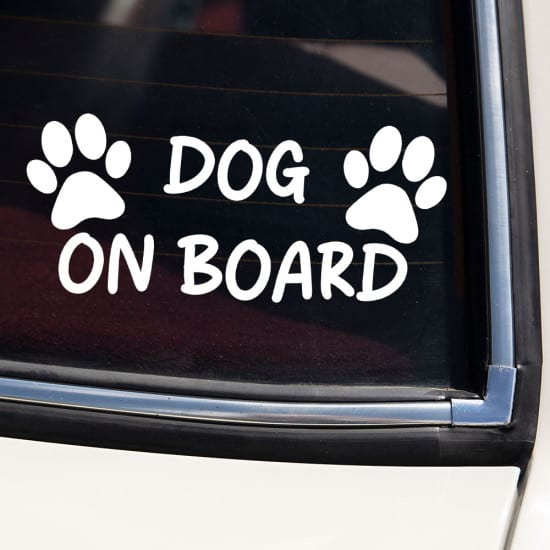 strygestof af høj kvalitet, Hund i bilen klistermærke #2 Hund i bilen klistermærke #2