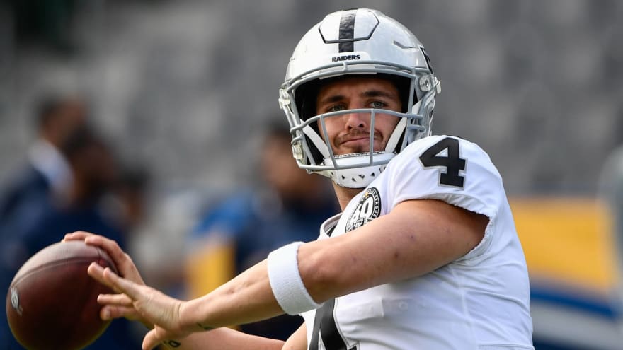 Derek Carr To Wear Arm Sleeve Honoring Kobe Bryant This Season He Meant So Much To Me Yardbarker