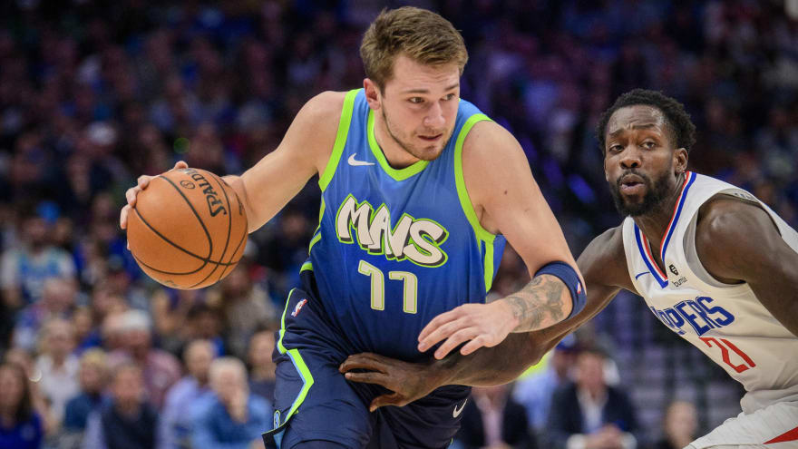 Mavs Fan Banned Last Season Spotted At Tuesday S Game Vs Clippers