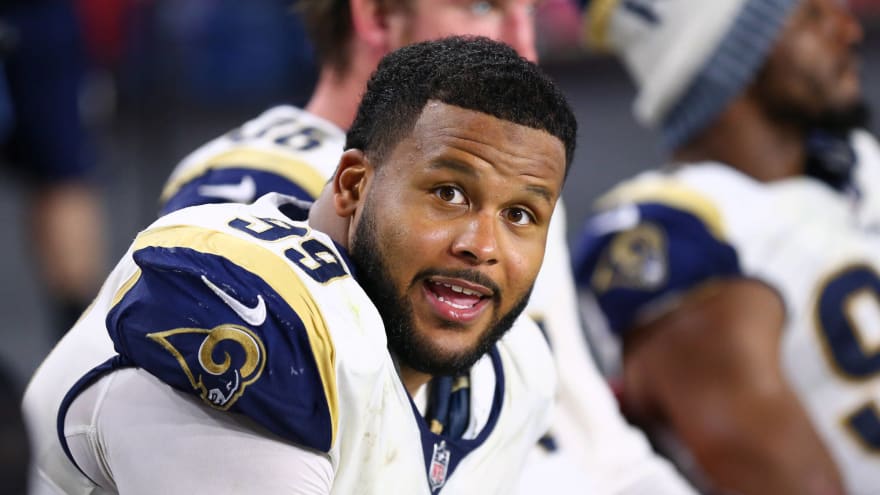 Watch Aaron Donald Bench Presses Nearly 500 Lbs With Ease