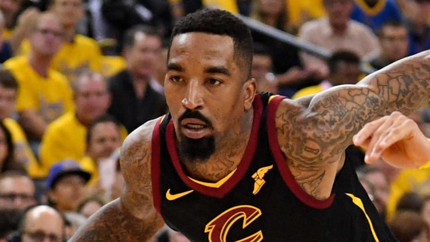 Watch Lakers J R Smith Balls Out In First Game In Nearly Two Years Yardbarker