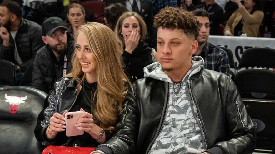 Brittany Matthews backs Chad Henne after fiancé Patrick Mahomes suffers concussion | Yardbarker