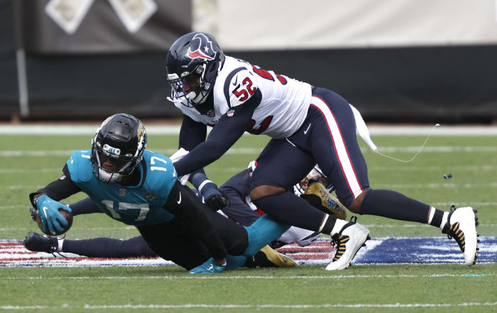 QB switch halts D.J. Chark's slide