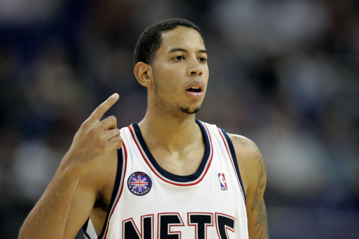 Devin Harris sinks Sixers with circus shot