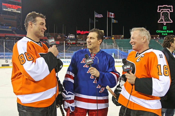 Eric Lindros vs. Philadelphia Flyers