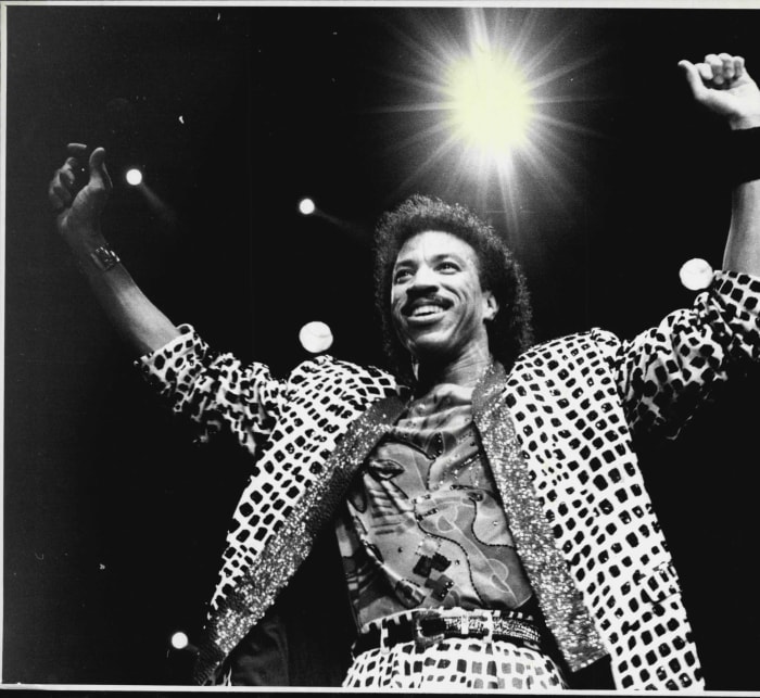 The Ultimate Lionel Richie Playlist Yardbarker