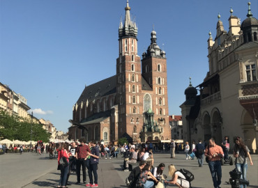 Study Abroad Reviews for USAC Poland: Kraków - Jewish/Holocaust, Central European, and International Business Studies