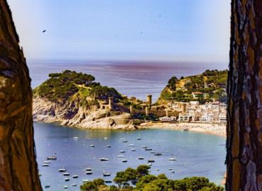 Study Abroad Reviews for College Consortium for International Studies (CCIS): Barcelona - Institute for American Universities