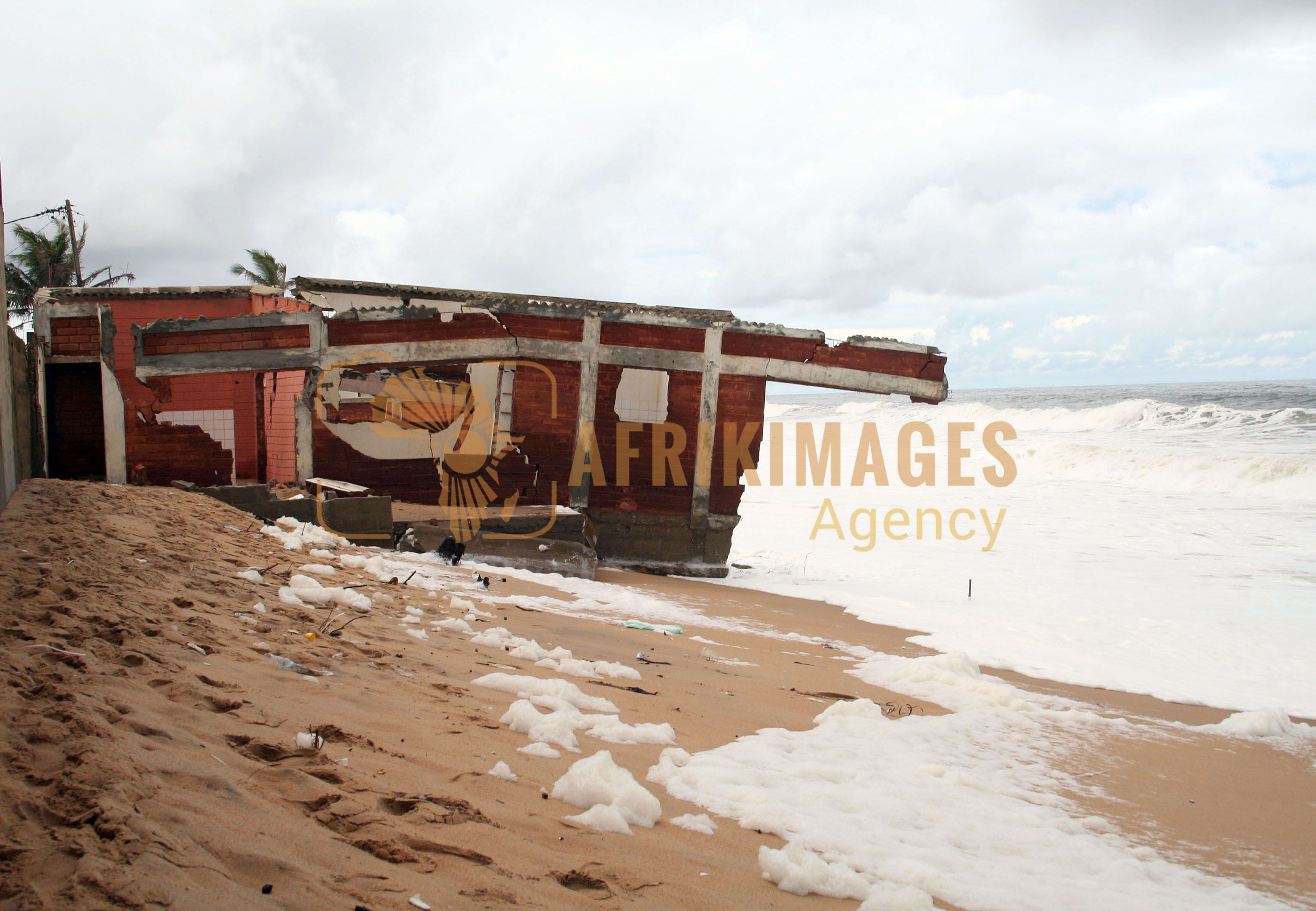 Afrikimages bénin /incendies & inondations