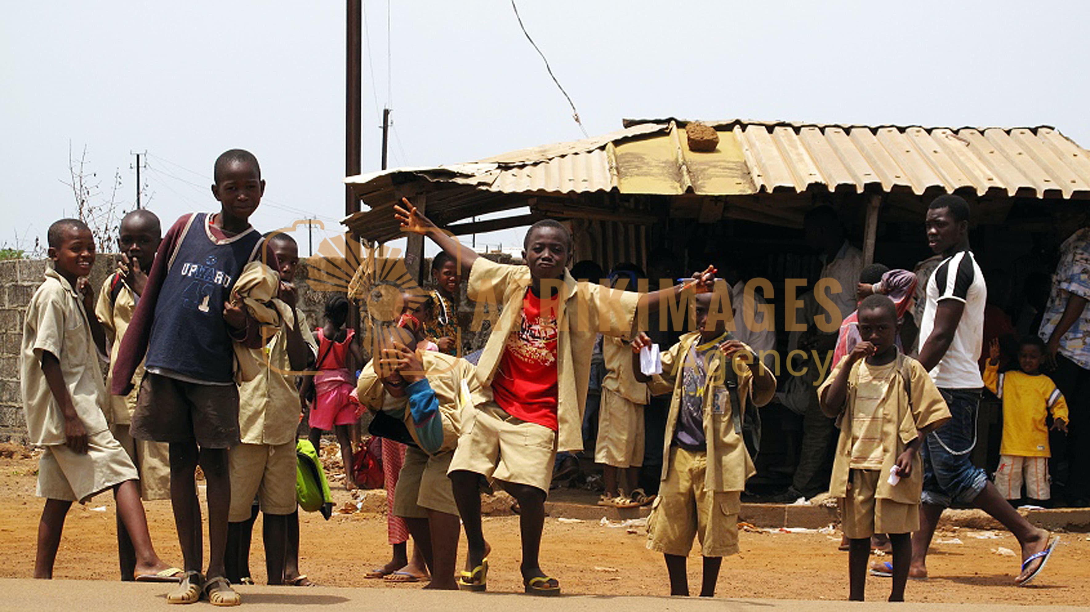 Afrikimages guinée conakry / écoles, collèges et lycées