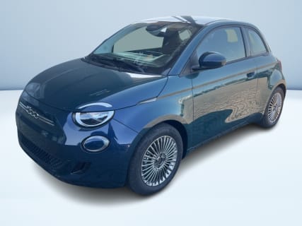 La Nuova 500 Berlina 320