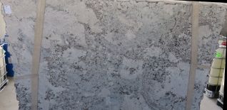 Stone Slab Yard At Tucson Az Bedrosians Tile Stone