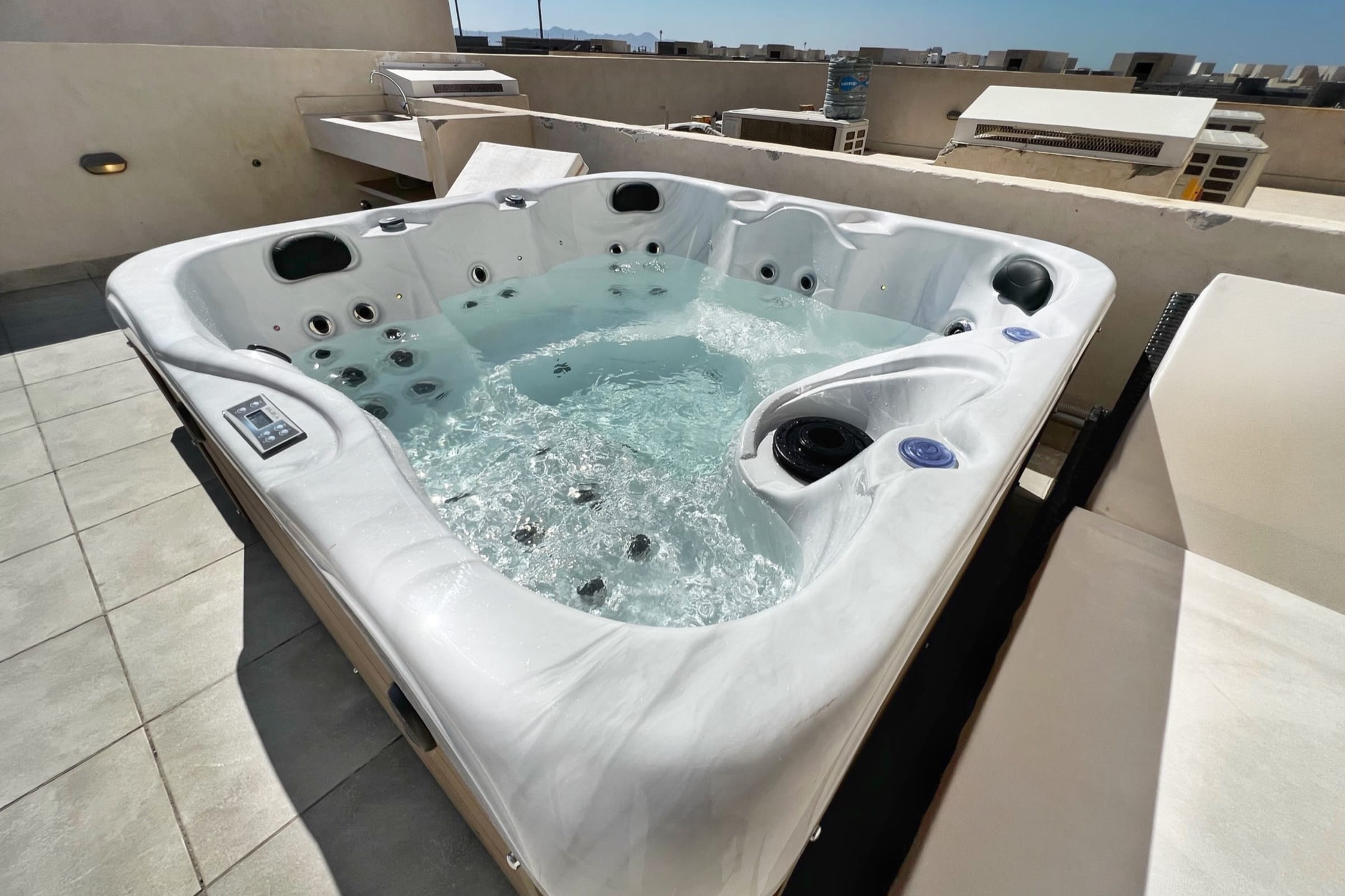 Spectacular & Soaring 2 BDR  w/ Private Rooftop Jacuzzi & Beach Access — Penthouse in Mangroovy Residence, El Gouna, Egypt — photo 30