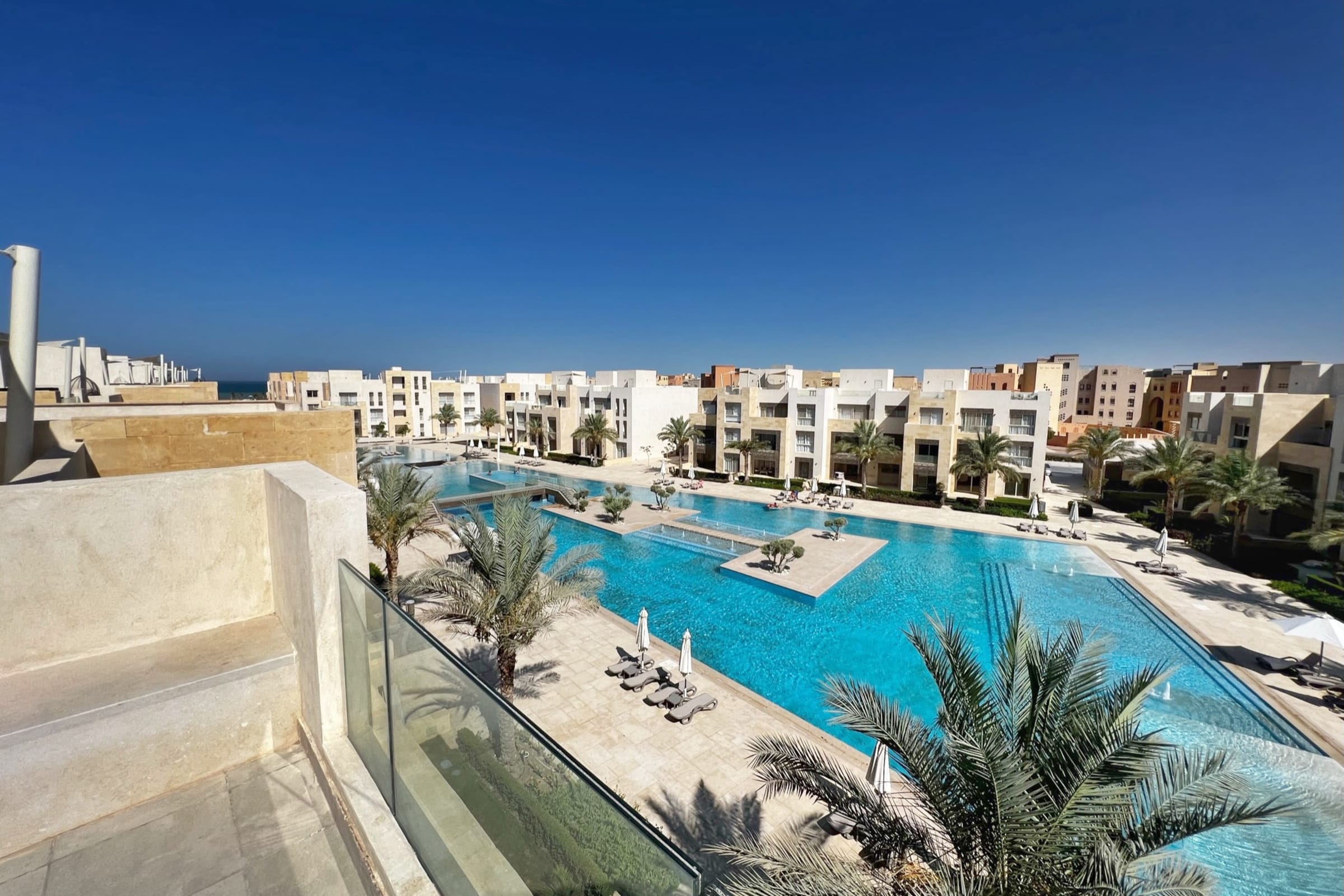 Spectacular & Soaring 2 BDR  w/ Private Rooftop Jacuzzi & Beach Access — Penthouse in Mangroovy Residence, El Gouna, Egypt — photo 6