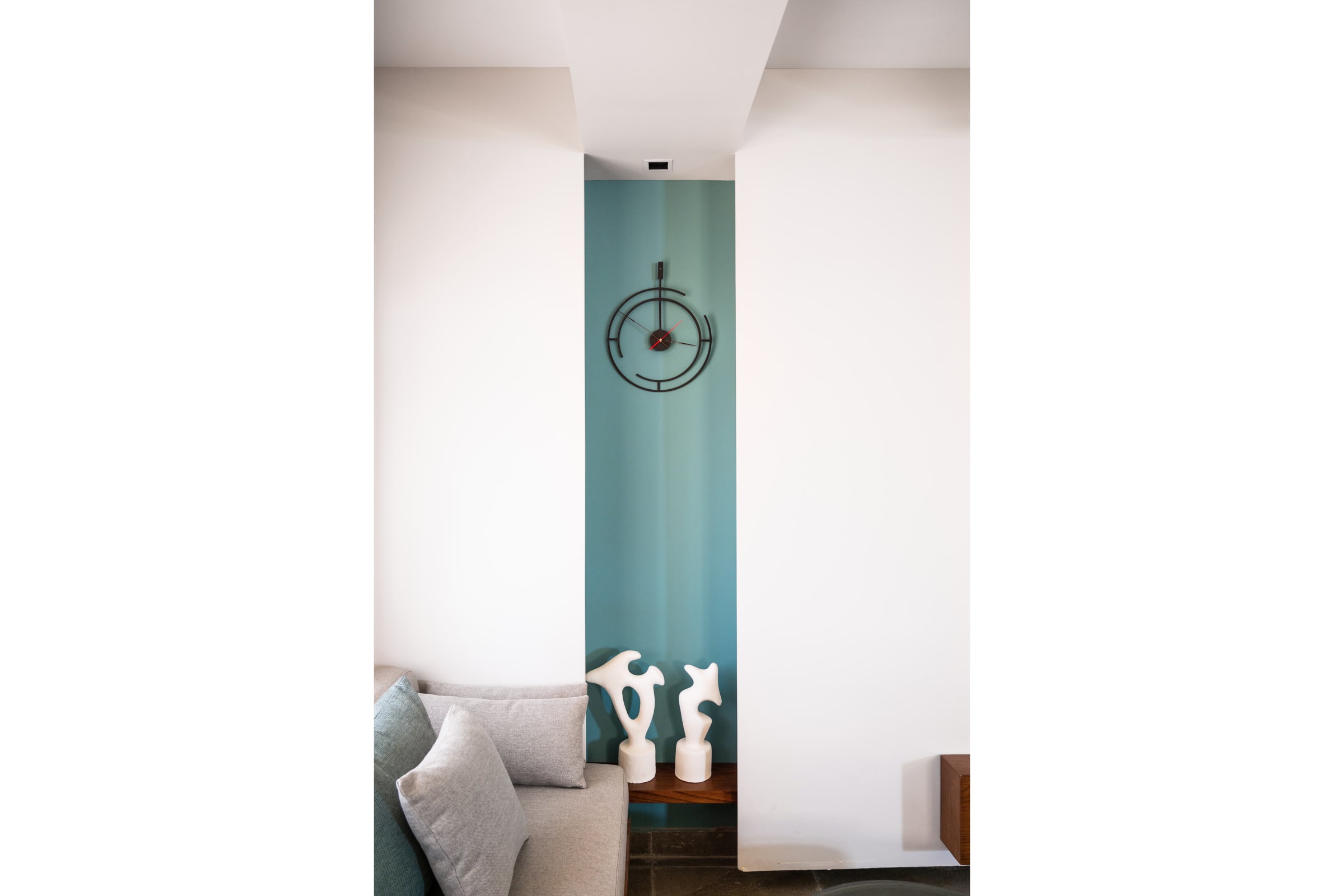 The Sleek & Ritzy 2 BDR | 15 min from CAI Airpt. — Apartment in 6 Al Nakhil new cairo, Cairo, Egypt — photo 40