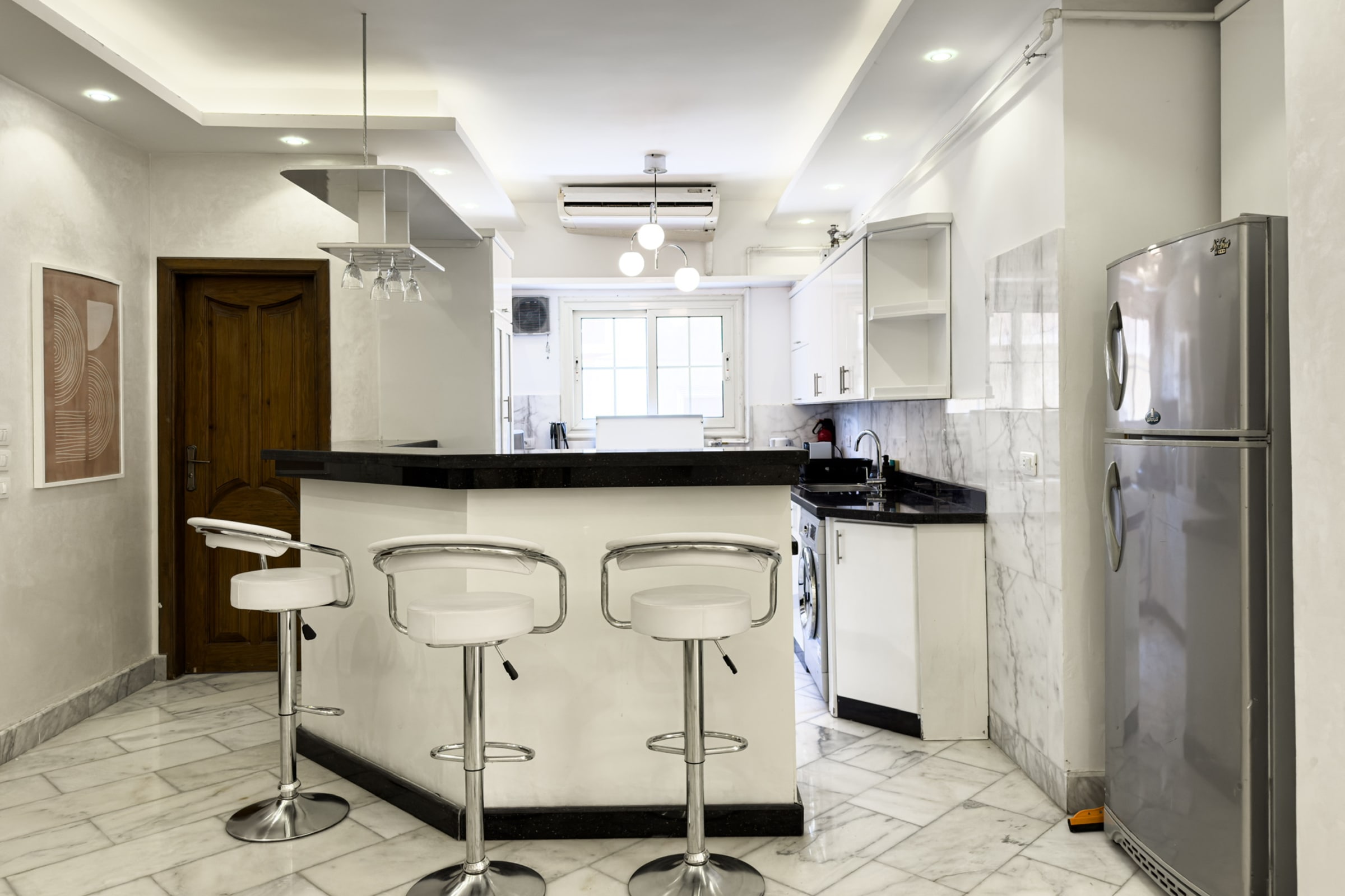 Ample & Artistic 2BDR Apt. | 15 min to CAI Airport — Unit in New Cairo City, Second New Cairo, Cairo Governorate 4732773, Cairo, Egypt — photo 36