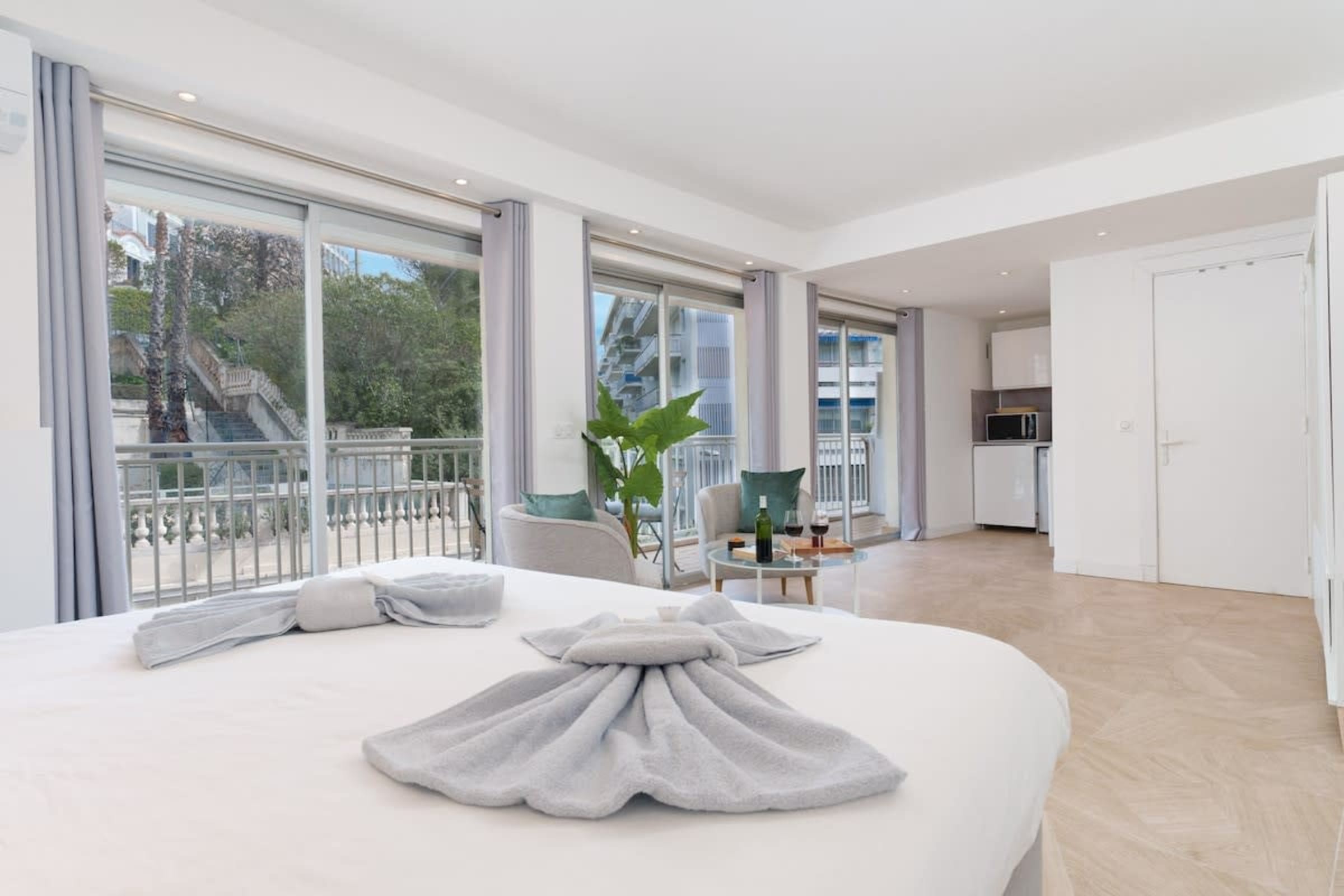 S 2P CANNES AS - Le Louis Blanc