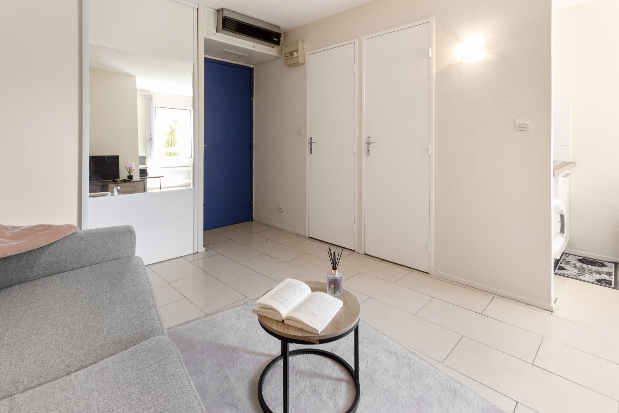 S 2P NICE WC - LE BOUGAINVILLE