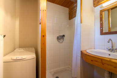 salle de douche rez-de-chaussée