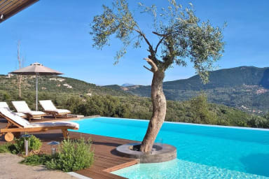 Casa Di Vino Luxury & spacious villa with private pool and jacuzzi