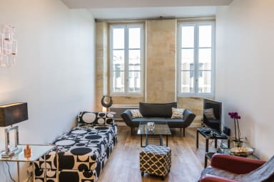 Spacious 2-room contemporary apartment - Geometry