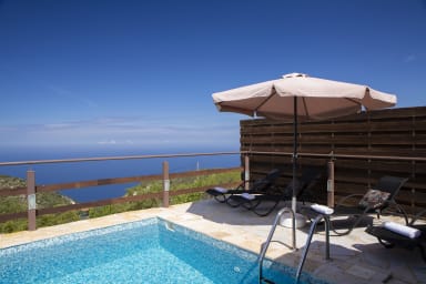 Family Cosy Villa Imera with breathtaking ionian sunset sea view!