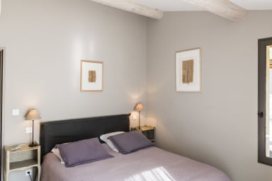 Air conciergerie/Bastide Blanche room and bath room bed 160 cm