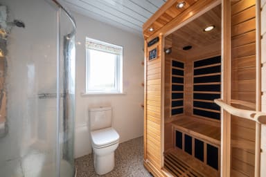 Sauna & Toilet