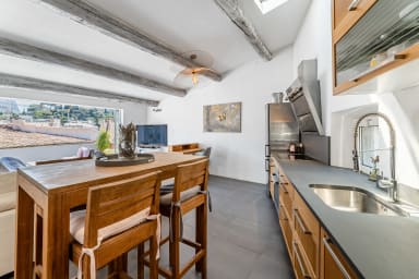 Duplex tropézienne par Dodo à Cassis