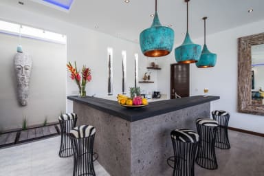 Bar of the fully equipped kitchen