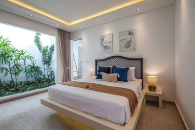 Villa Hugo | 4 bedroom luxury villa walk distance to beach Berawa Canggu