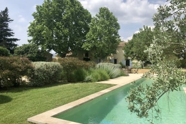 location mas provençal avec piscine