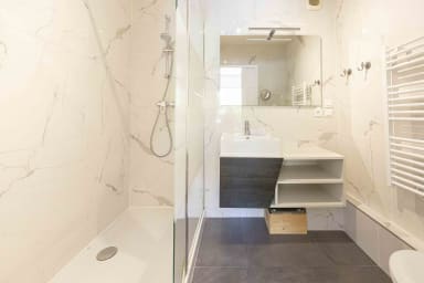 private shower room of the first bedroom