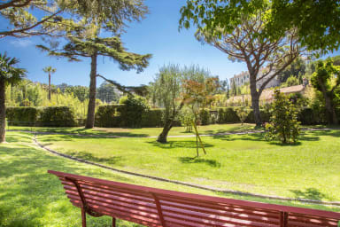 residence park with quick access to the sports complex or city