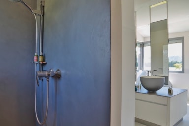 Shower room - master suite on the first floor