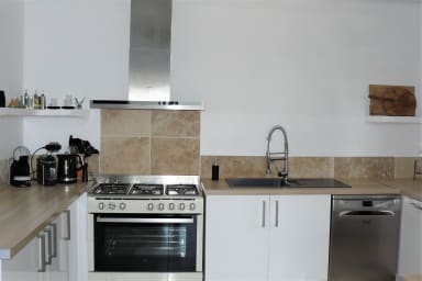 Full kitchen equipement