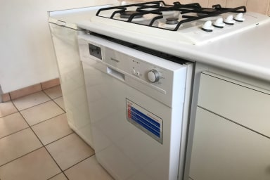 Lave vaisselle 
Lave linge
Plaque Gaz