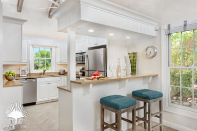 Fully equipped kitchen.