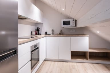 La cuisine est entièrement équipée et fonctionnelle