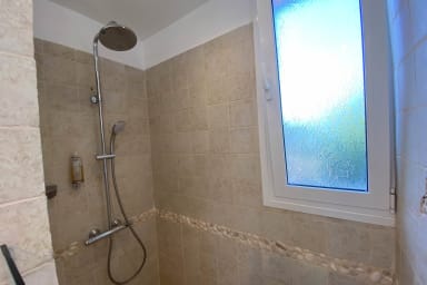 partie douche chambre principale