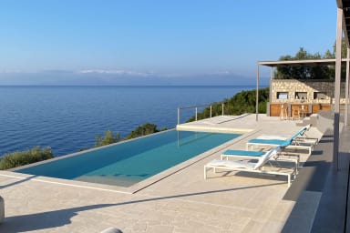 Dreamscape Villa Oneiro - Your Gateway to Seaside Luxury in Sivota