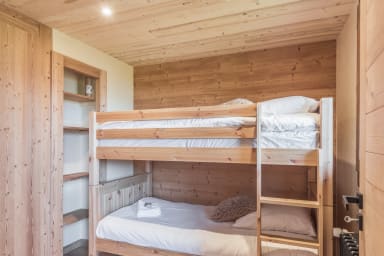 Chambre avec lit superposé