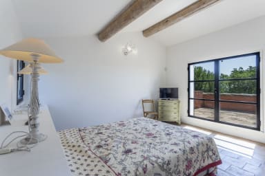 Maison à louer avec piscine en foret de Roussillon