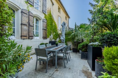 Property for rent in Provence Lourmarin swimming pool