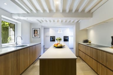 Vue époustouflante pour cette propriété à louer au coeur du Luberon