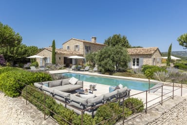 Absolute relaxation for this house to rent in the heart of the Luberon