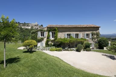 Magnifique propriété a louer à Lacoste