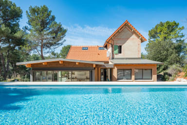 Well-being and relaxation holidays in Provence with swimming pool