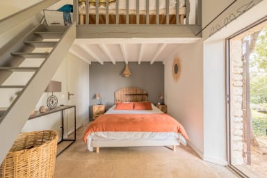 Well-being and relaxation holidays in Provence with heated swimming pool