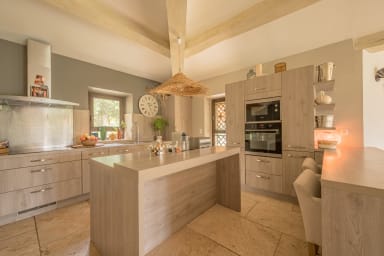 19th century stone sheepfold for rent in Ménerbes